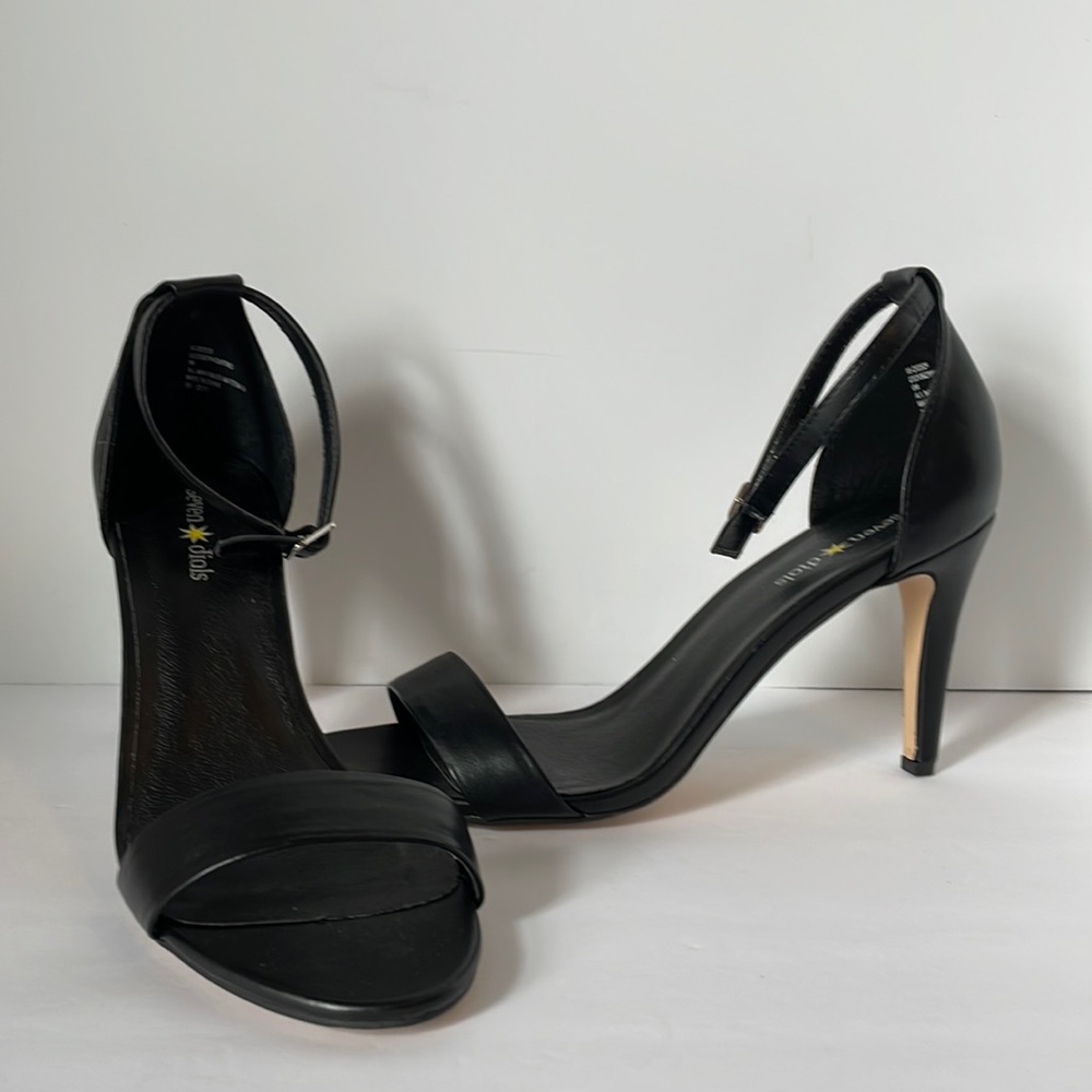 Seven Dials Womens  Size 9 M  3 1/2 inch heel.